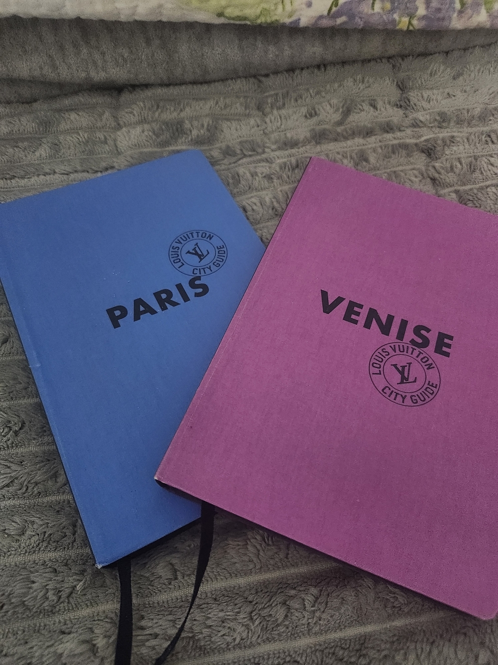 Louis Vuitton Pink City Guide Notebook -Paris & Venise